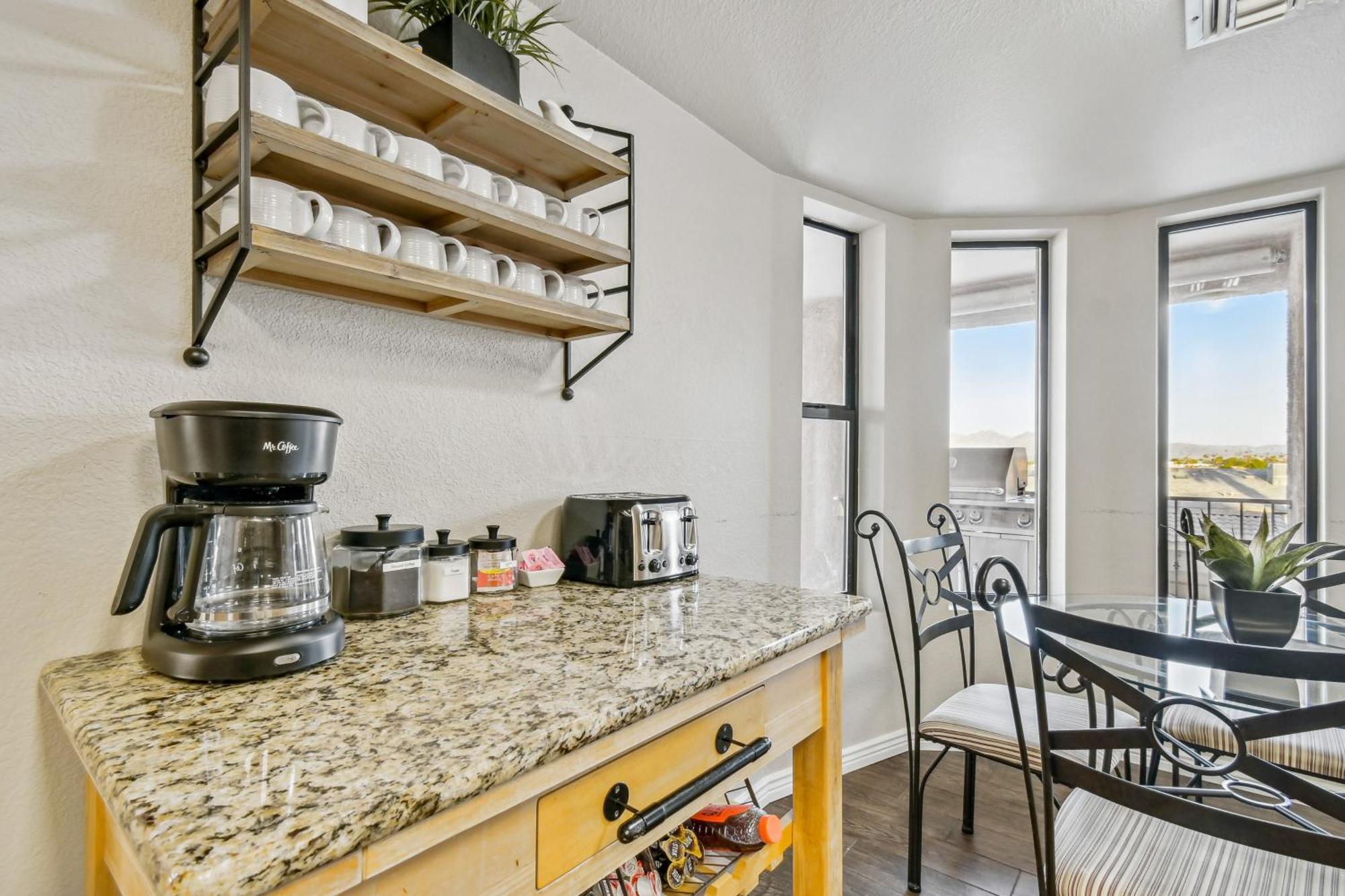 Lake Havasu Oasis With Lake View, 1 Mi To Beach! Lake Havasu City Eksteriør bilde